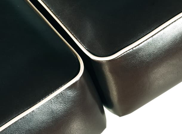 MTR S30" Portable Massage Table – 72" x 30", 2.5" Memory Foam Cushion, Shiatsu-Ready Flat Lay, Adjustable 24–34" Height, Chocolate Italia PU, 750 lbs Capacity thumb 1