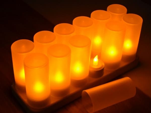 Rechargeable Flameless LED Tea Light Candle Set – 12PCS Warm Yellow with Charging Base thumb 3